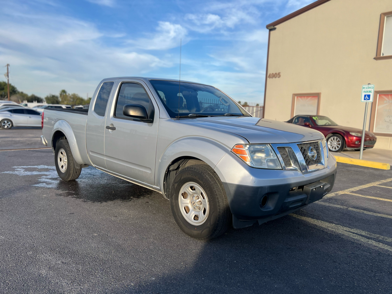 Nissan Frontier  2012
