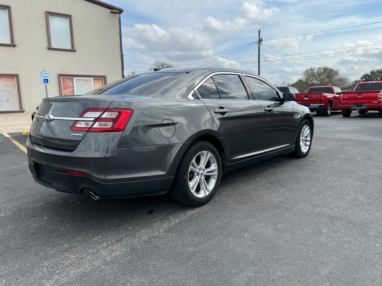 Ford Taurus  2016