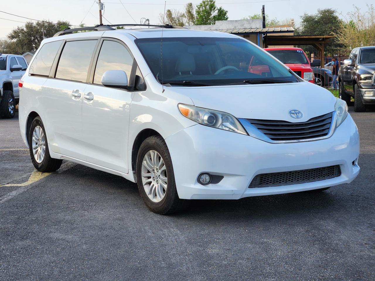 2011 Toyota Sienna XLE
