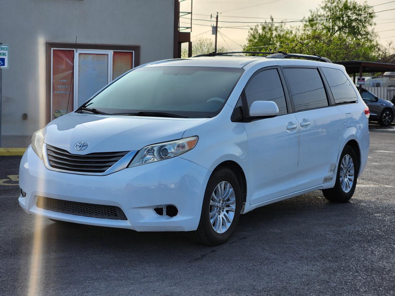 Toyota Sienna  2011