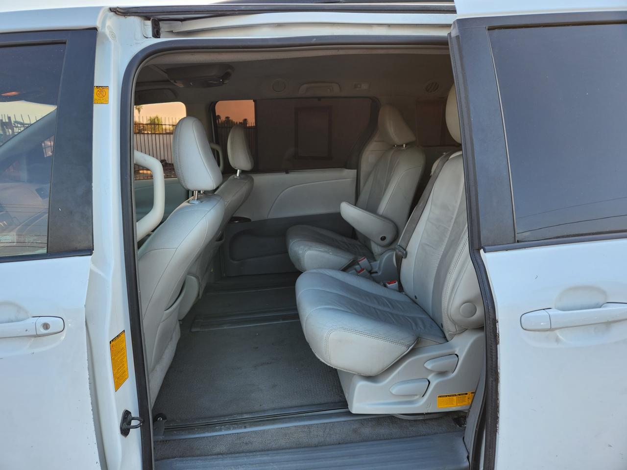 Toyota Sienna  2011