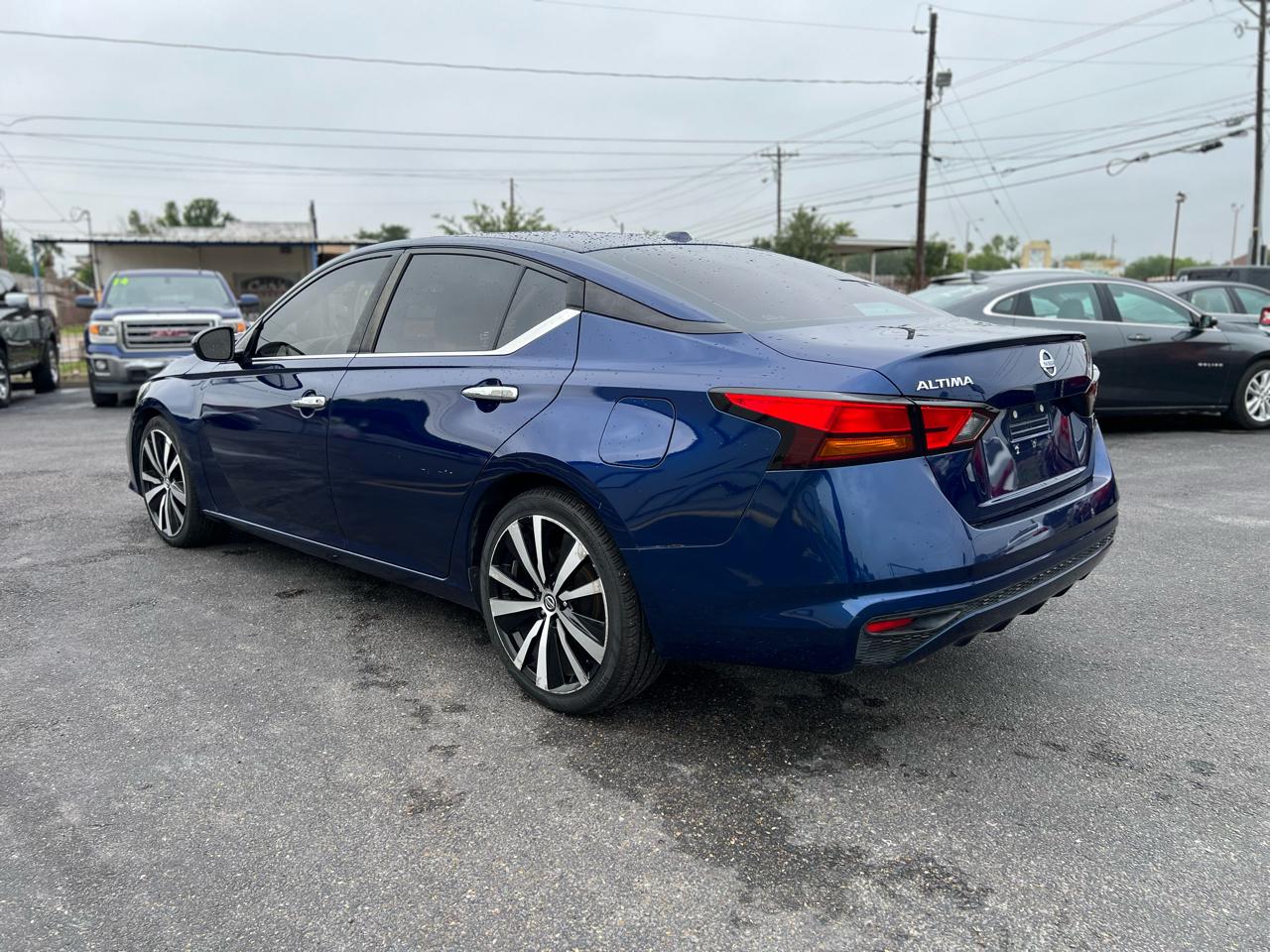 Nissan Altima  2020