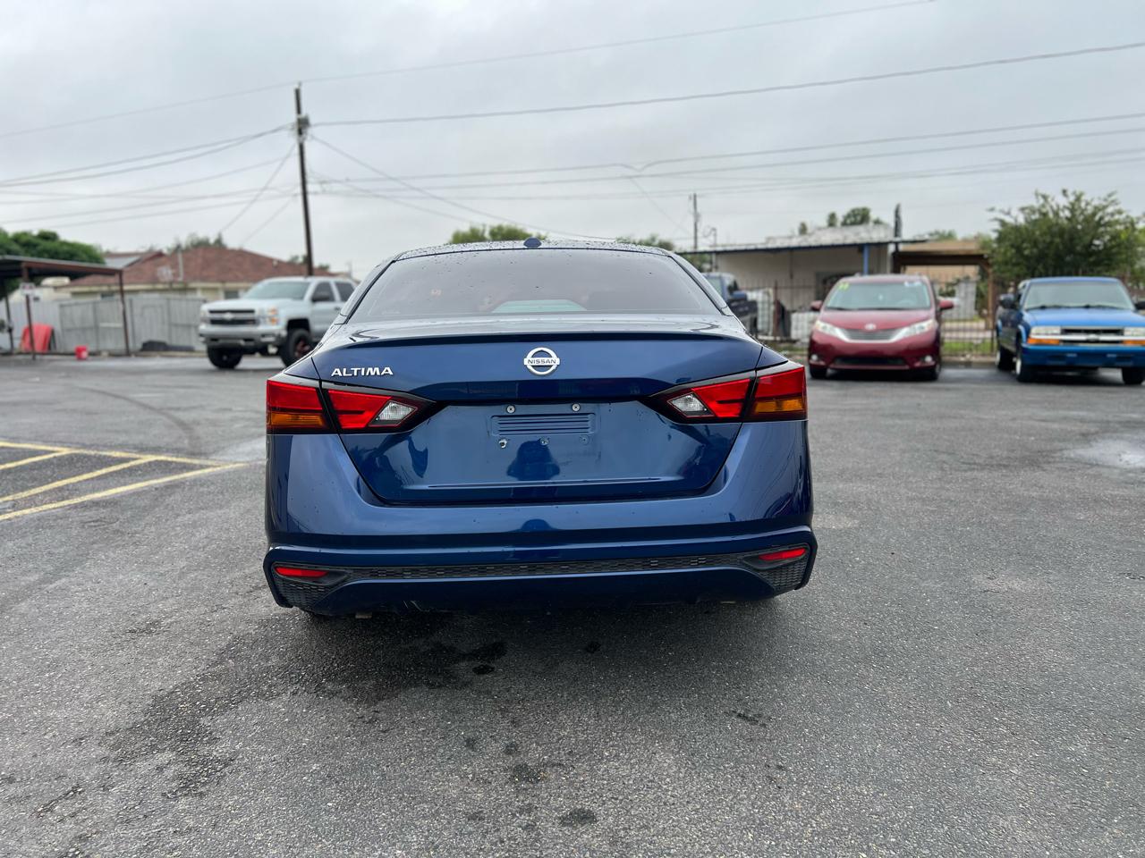 Nissan Altima  2020