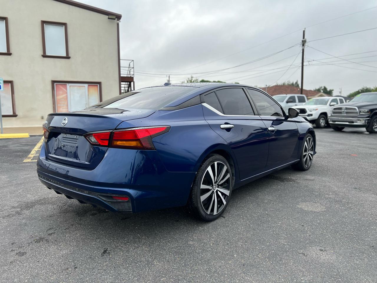 Nissan Altima  2020