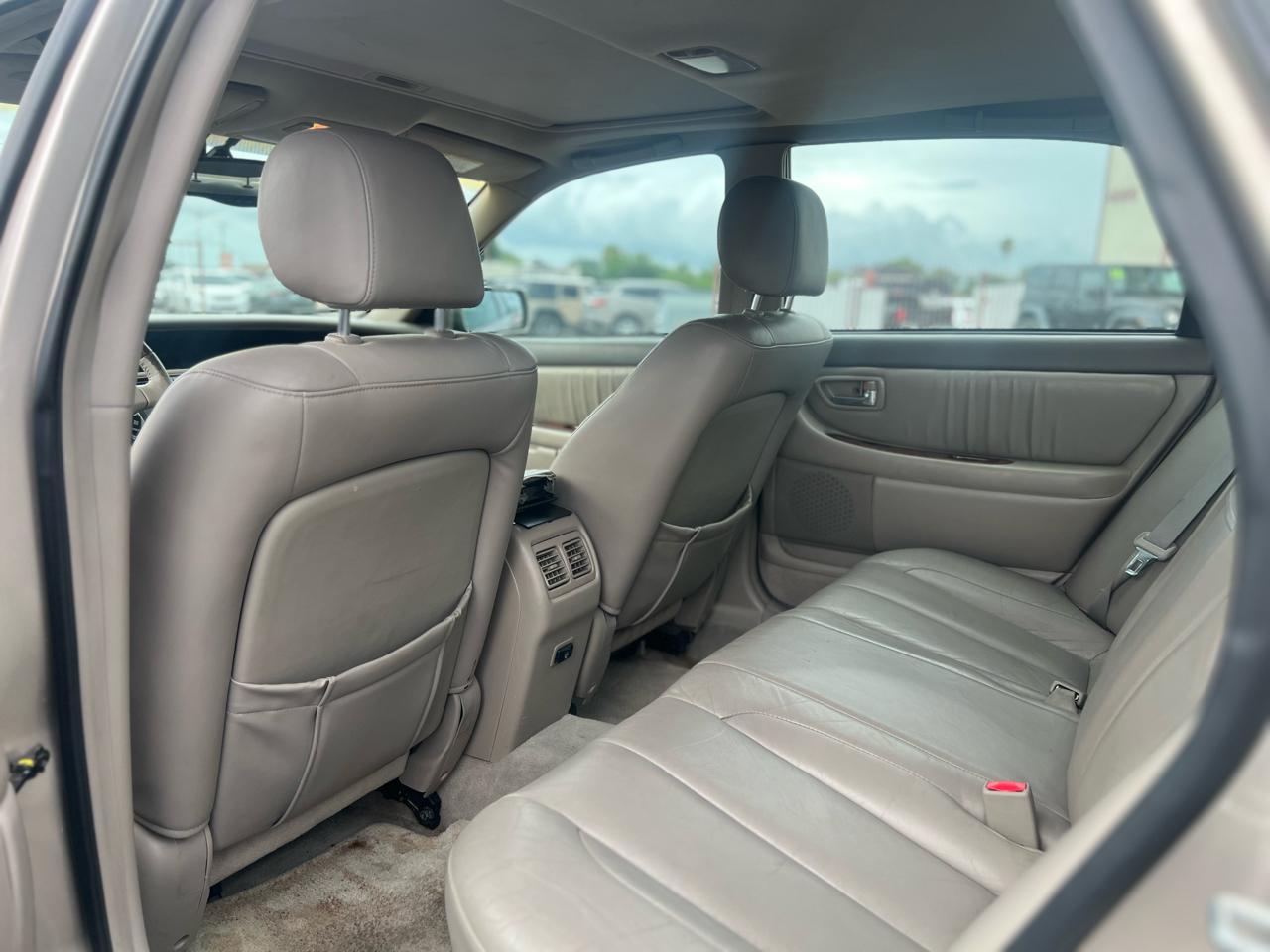Toyota Avalon  2004