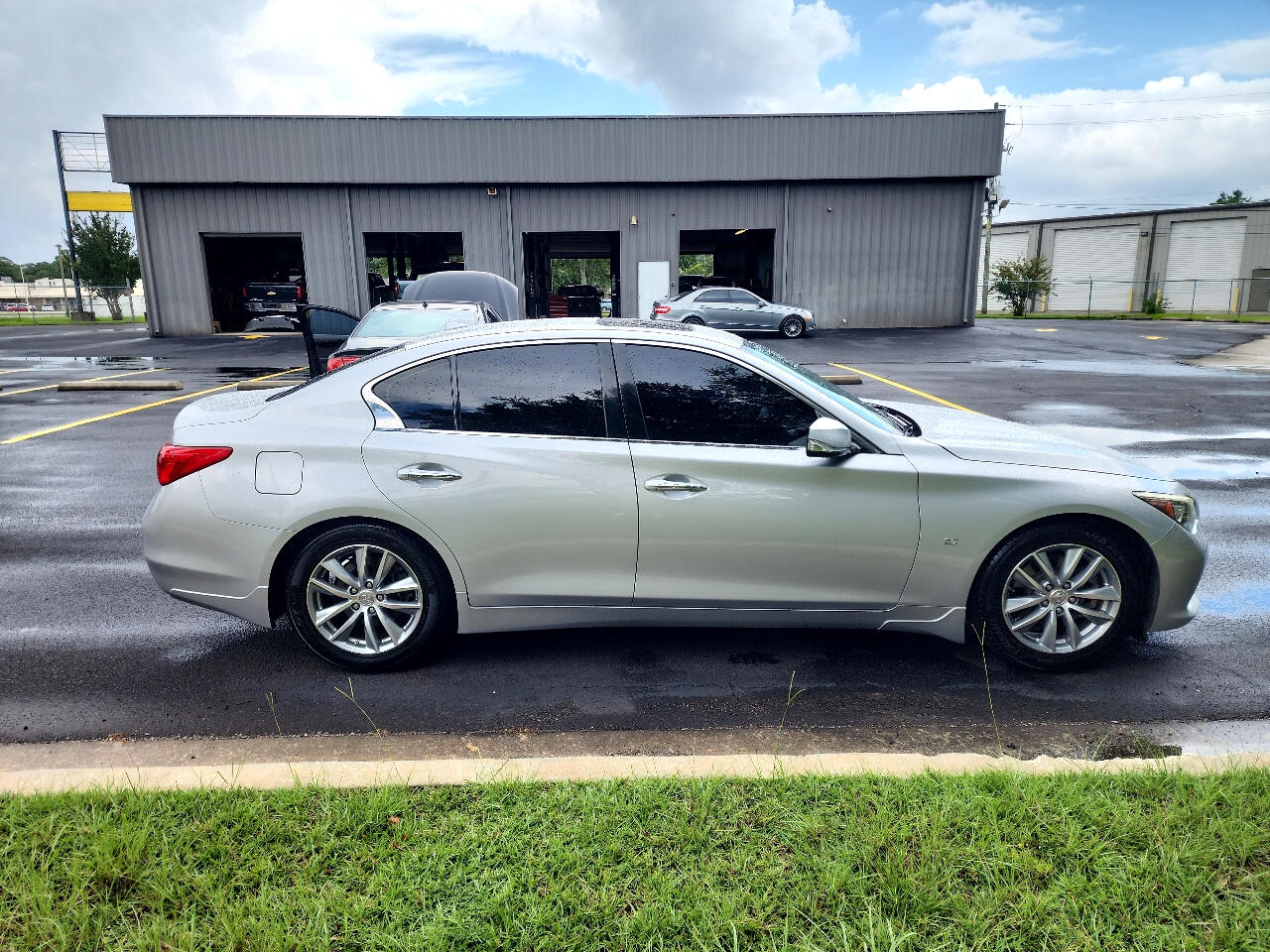 Infiniti Q50 Premium 2014
