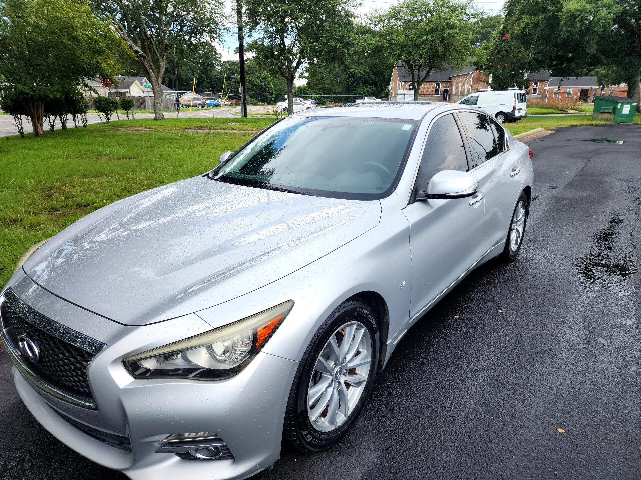 Infiniti Q50 Premium 2014