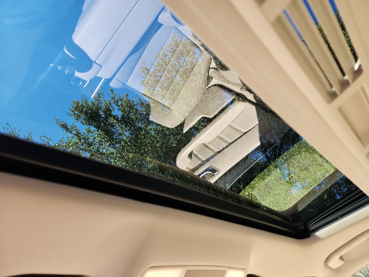 Mercedes-Benz E-Class E400 Luxury Sedan 2016