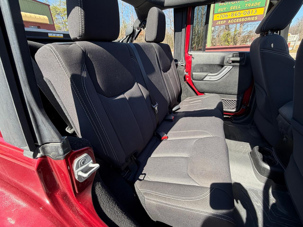 Jeep Wrangler Unlimited Sahara 4WD 2013