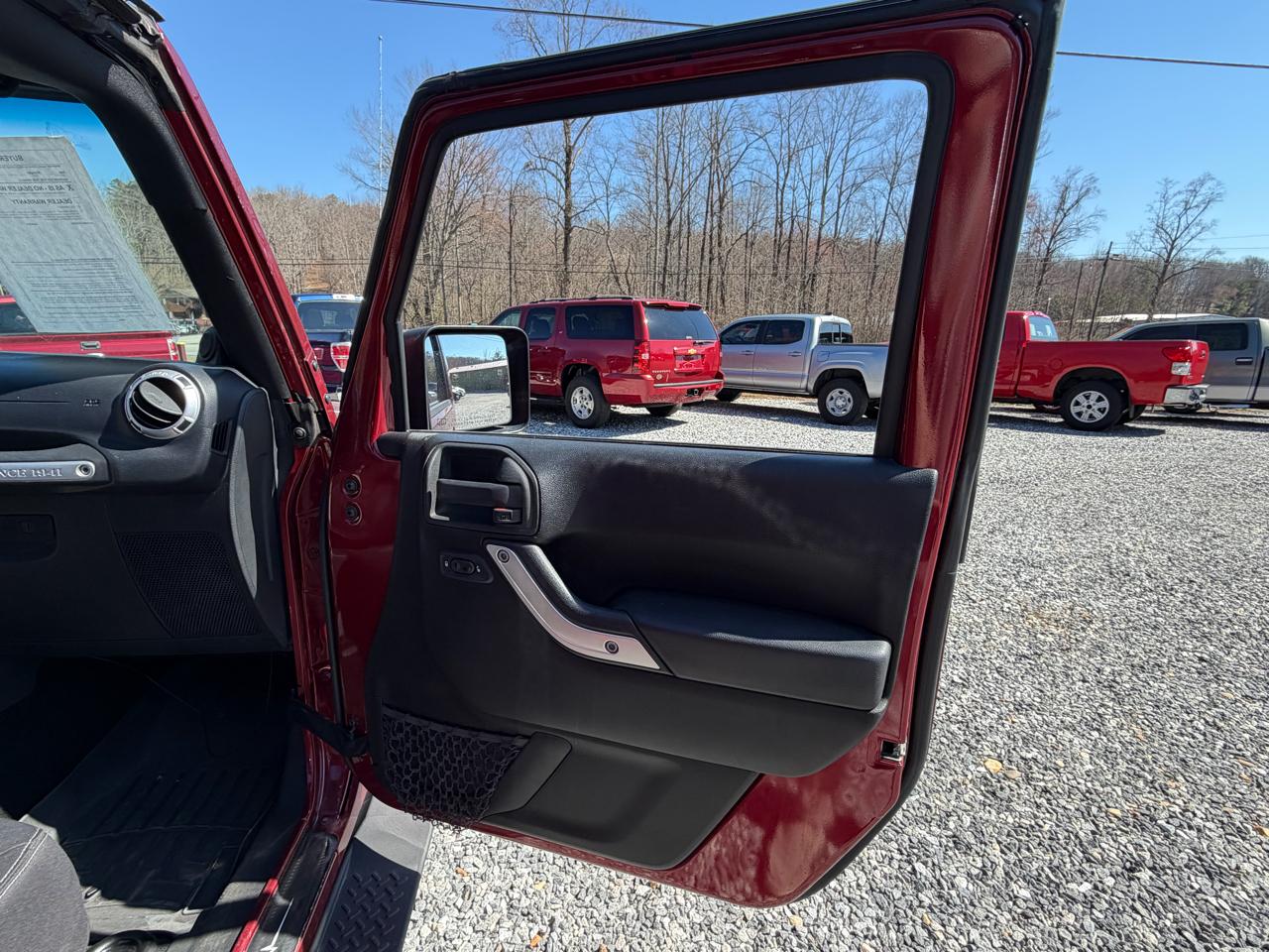 Jeep Wrangler Unlimited Sahara 4WD 2013