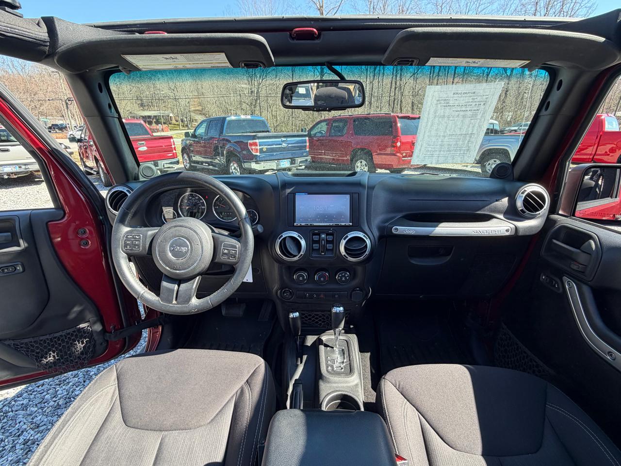 Jeep Wrangler Unlimited Sahara 4WD 2013