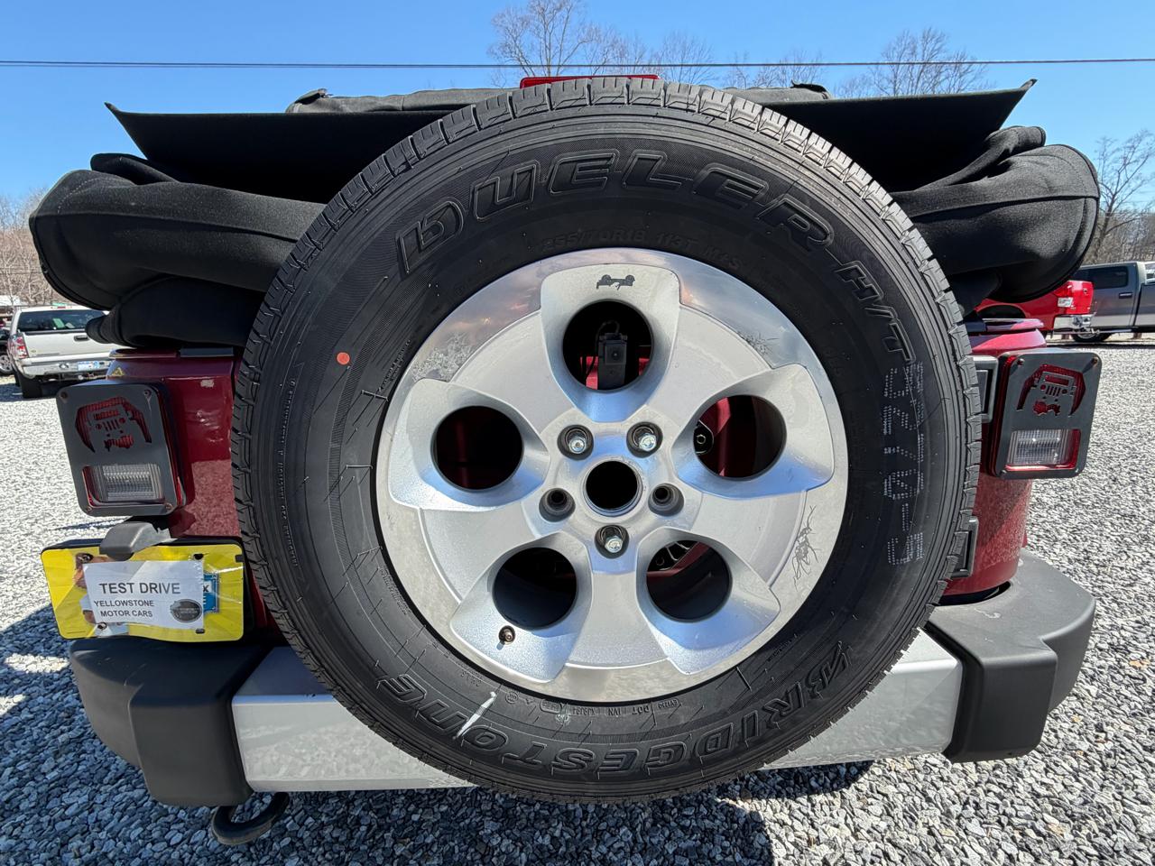 Jeep Wrangler Unlimited Sahara 4WD 2013