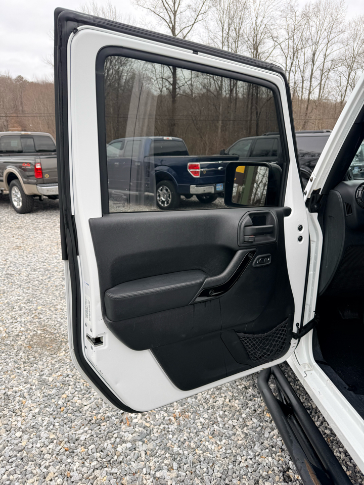 Jeep Wrangler Unlimited Sahara 4WD 2014