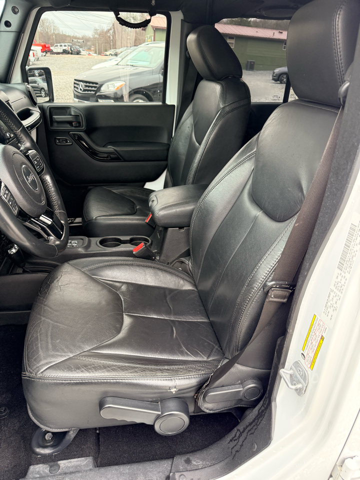 Jeep Wrangler Unlimited Sahara 4WD 2014