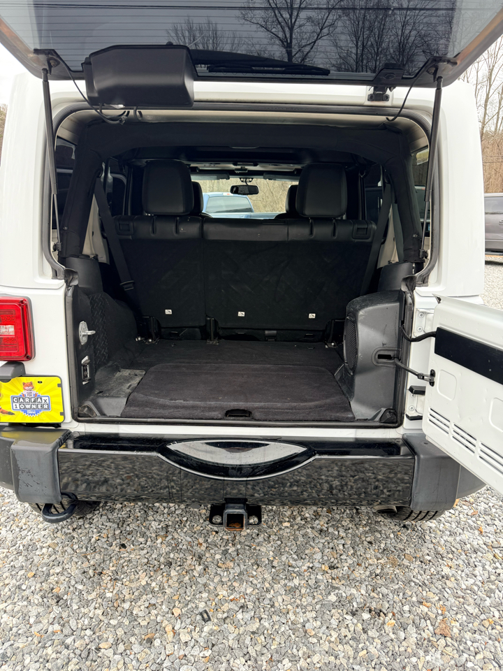 Jeep Wrangler Unlimited Sahara 4WD 2014