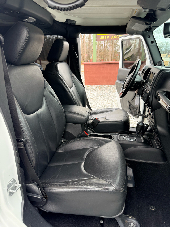 Jeep Wrangler Unlimited Sahara 4WD 2014