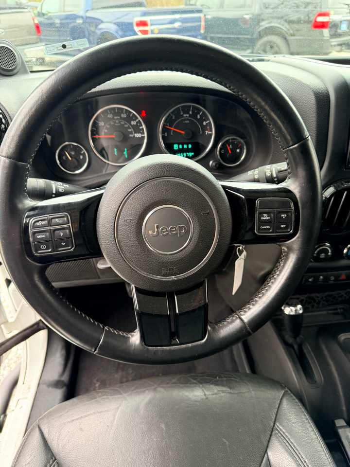 Jeep Wrangler Unlimited Sahara 4WD 2014