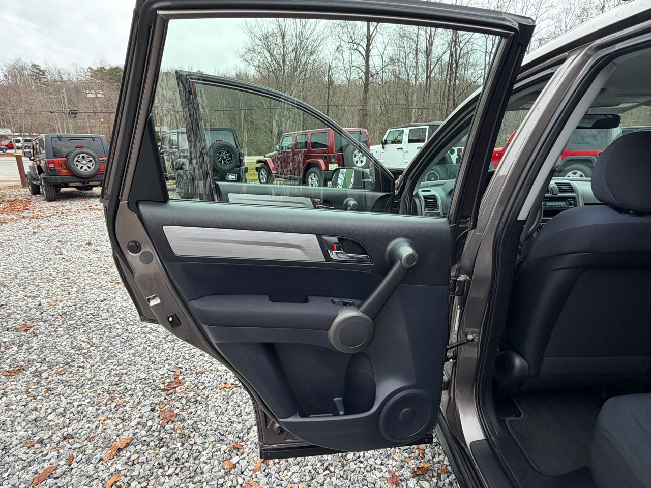 Honda CR-V LX 2WD 5-Speed AT 2011