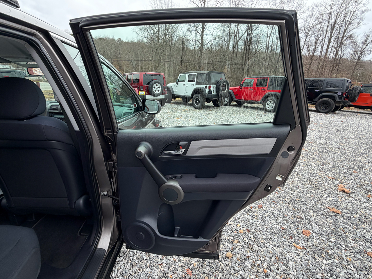 Honda CR-V LX 2WD 5-Speed AT 2011