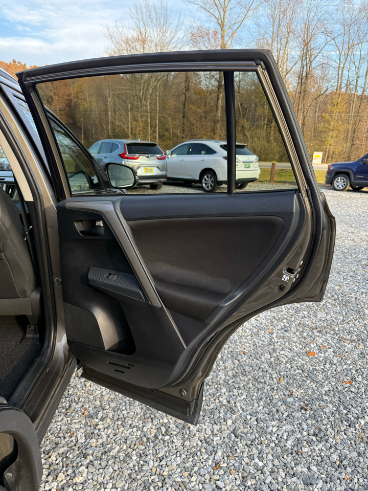 Toyota RAV4 XLE FWD 2013