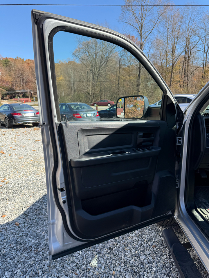 RAM 1500 Tradesman/Express Crew Cab SWB 2WD 2014