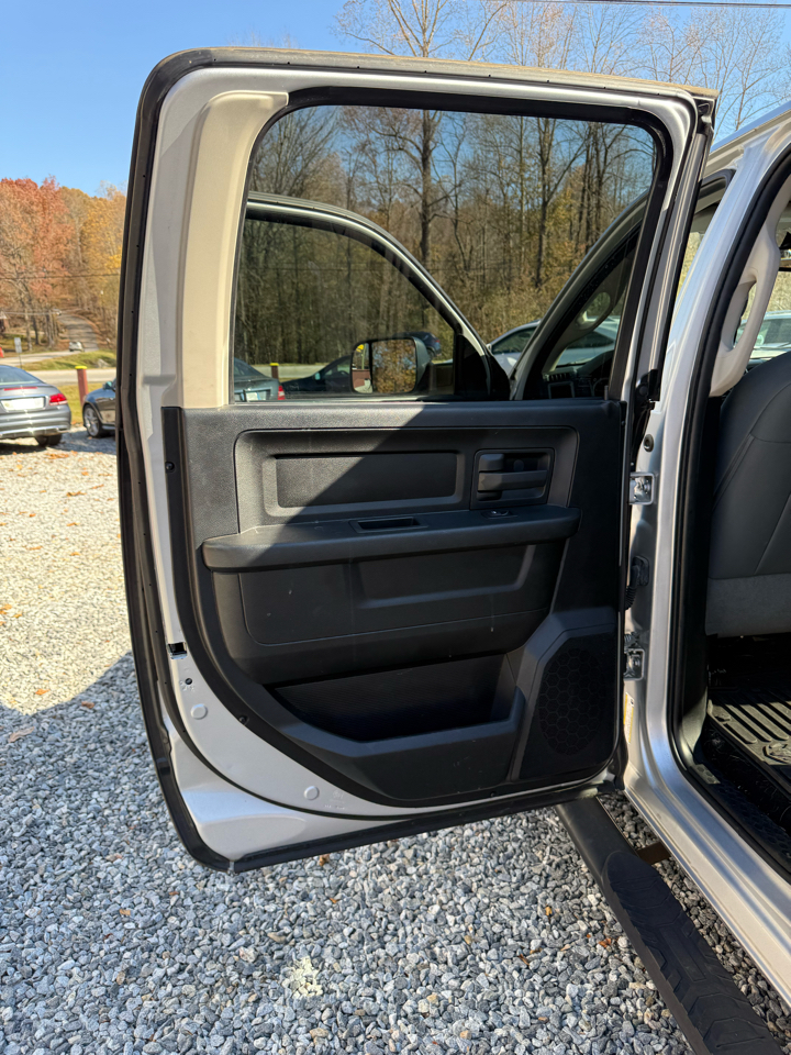 RAM 1500 Tradesman/Express Crew Cab SWB 2WD 2014