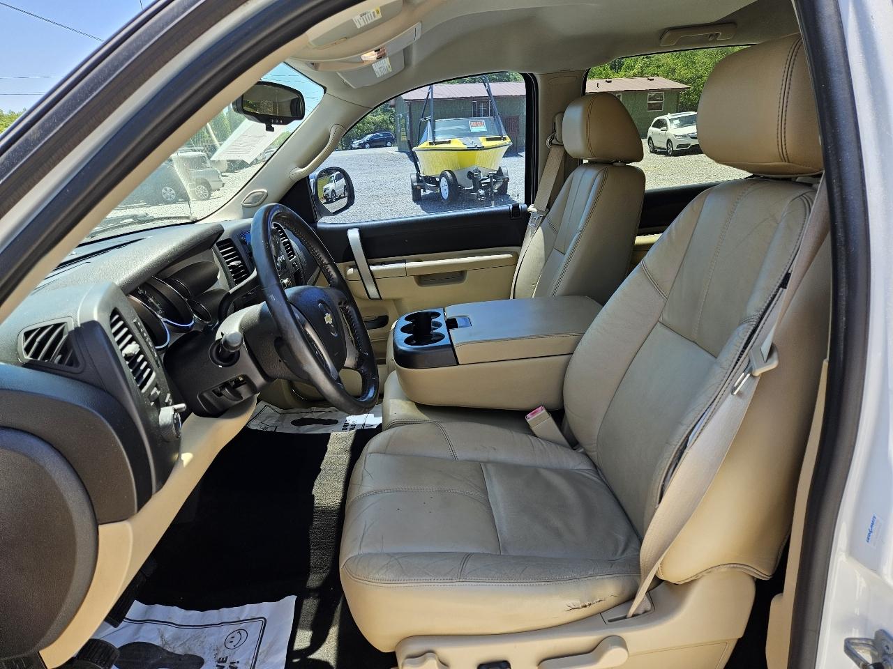 Chevrolet Silverado 1500 LT Crew Cab 2WD 2011