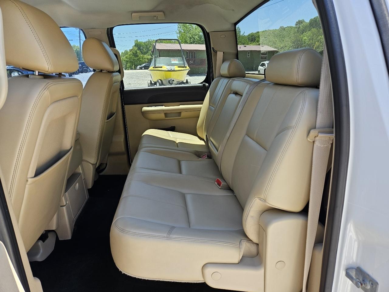 Chevrolet Silverado 1500 LT Crew Cab 2WD 2011