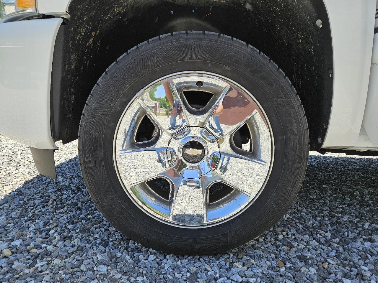 Chevrolet Silverado 1500 LT Crew Cab 2WD 2011