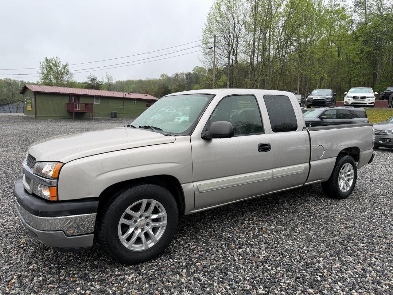 Chevrolet Silverado 1500 LS Ext. Cab Short Bed 2WD 2005