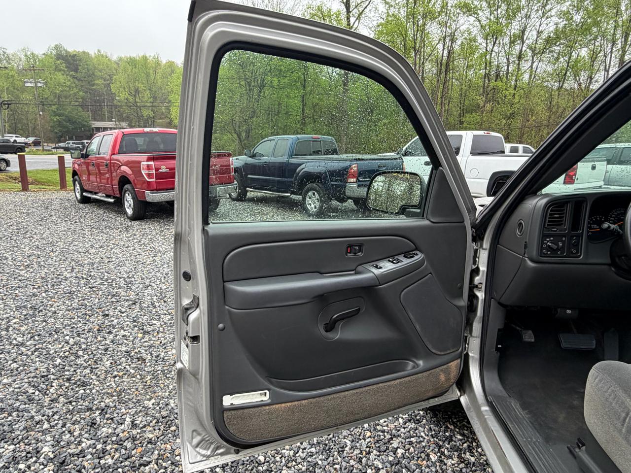 Chevrolet Silverado 1500 LS Ext. Cab Short Bed 2WD 2005