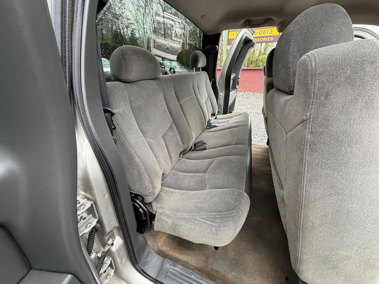 Chevrolet Silverado 1500 LS Ext. Cab Short Bed 2WD 2005