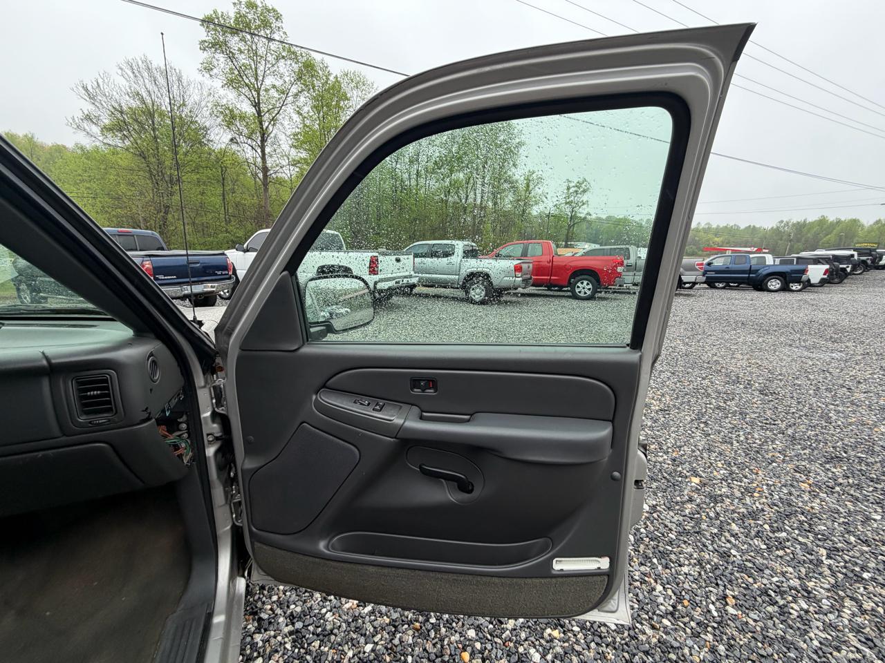 Chevrolet Silverado 1500 LS Ext. Cab Short Bed 2WD 2005