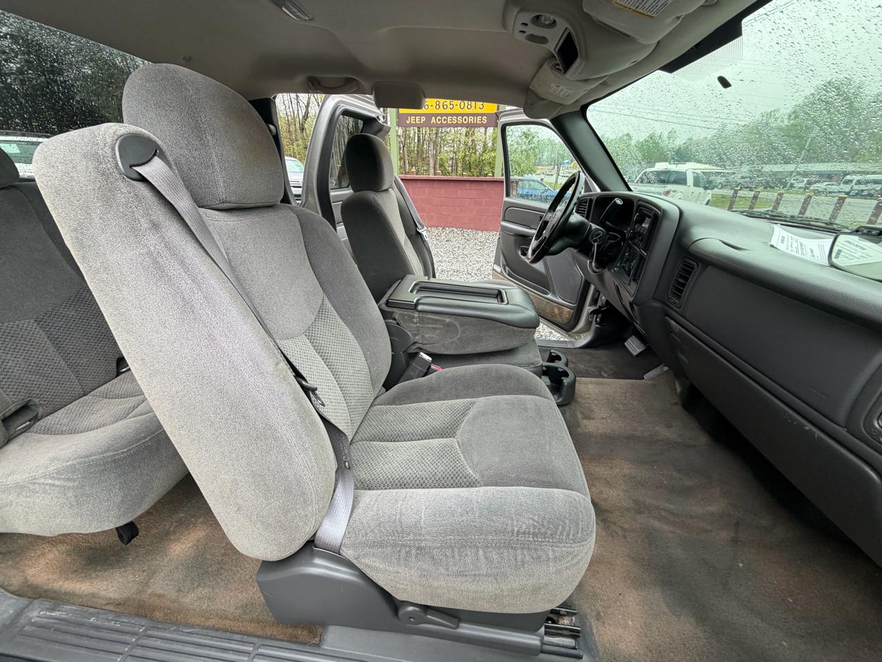 Chevrolet Silverado 1500 LS Ext. Cab Short Bed 2WD 2005