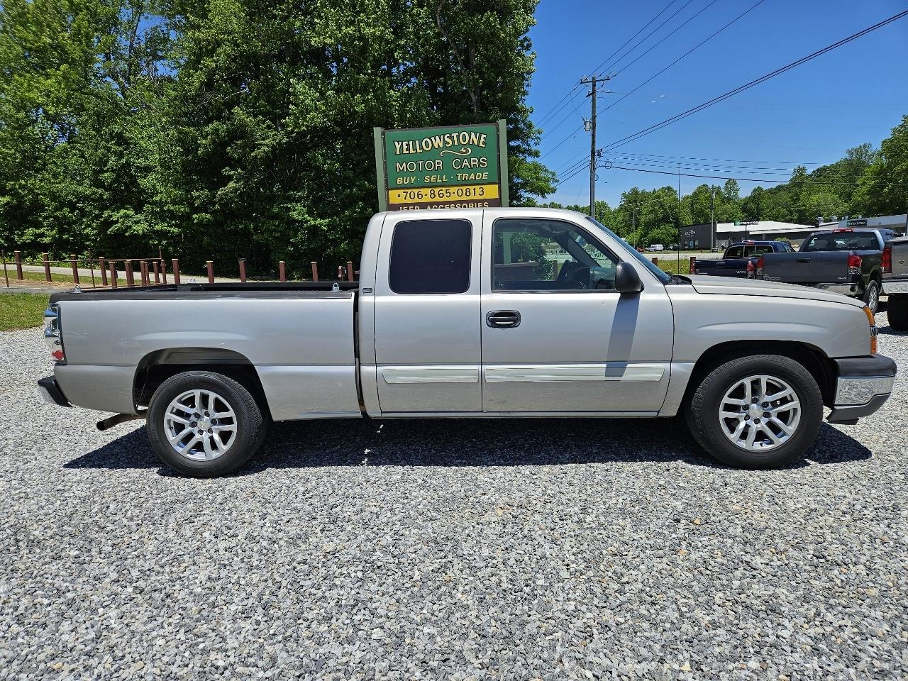 Chevrolet Silverado 1500 LS Ext. Cab Short Bed 2WD 2005