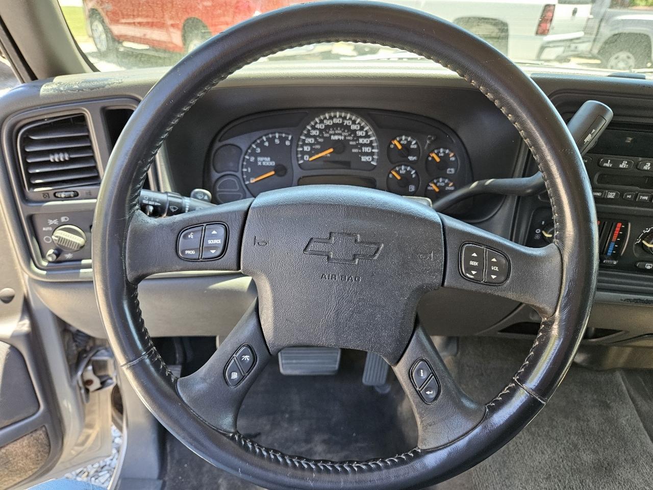 Chevrolet Silverado 1500 LS Ext. Cab Short Bed 2WD 2005