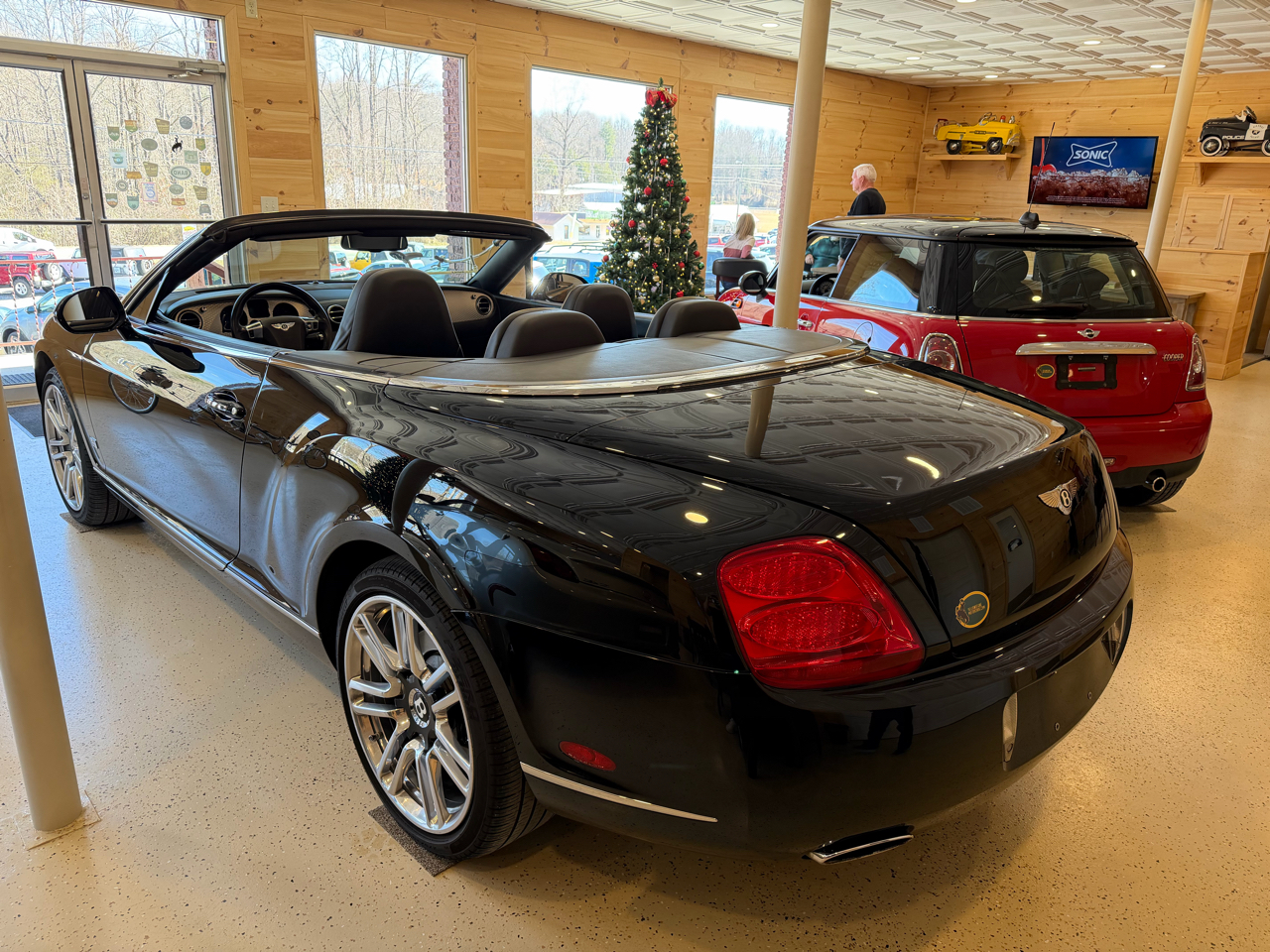 Bentley Continental GTC Convertible 2011