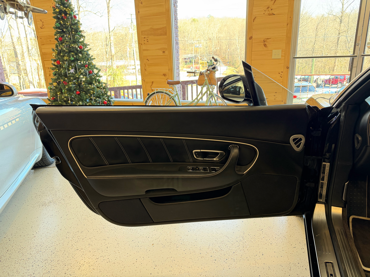 Bentley Continental GTC Convertible 2011