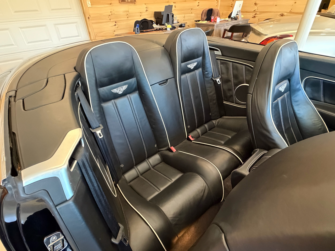 Bentley Continental GTC Convertible 2011