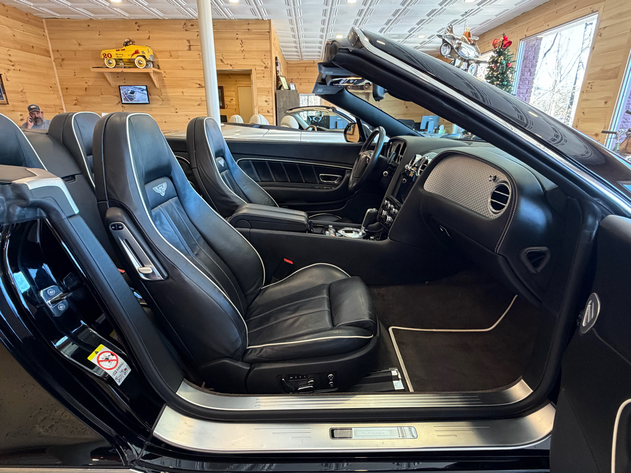 Bentley Continental GTC Convertible 2011