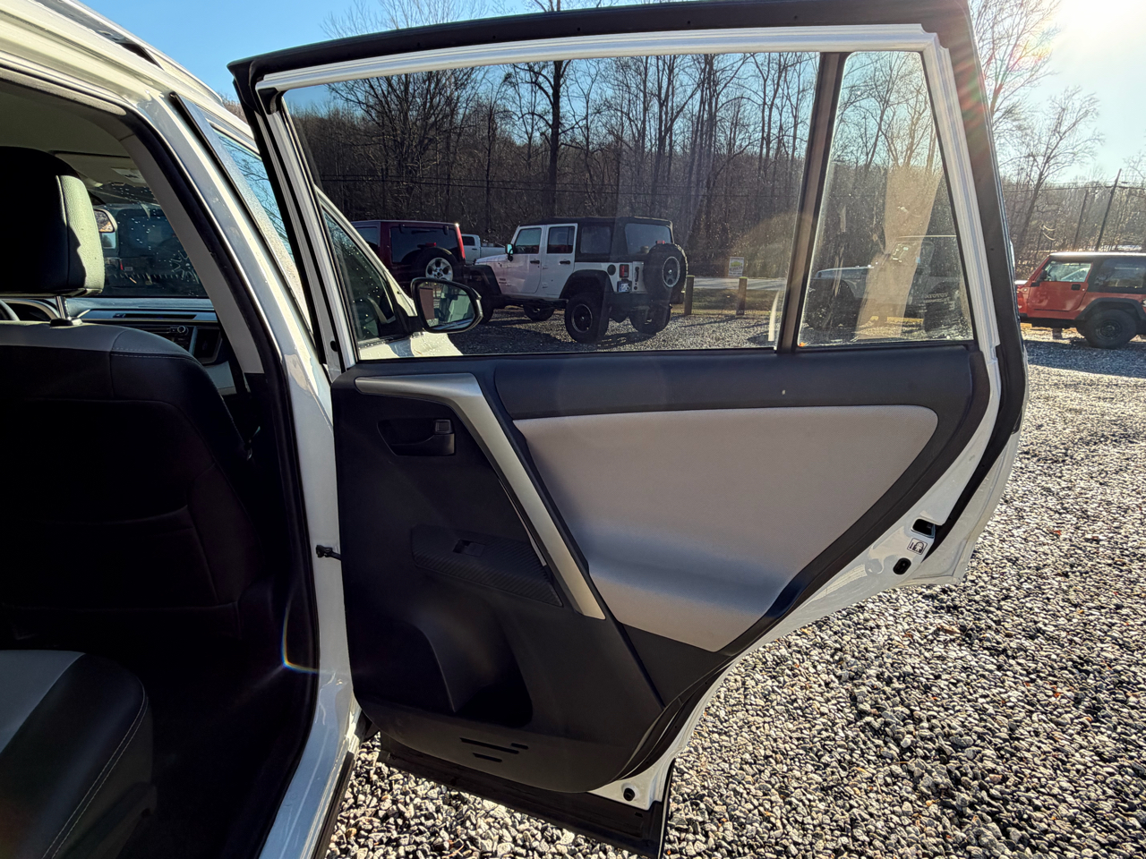 Toyota RAV4 LE FWD 2014