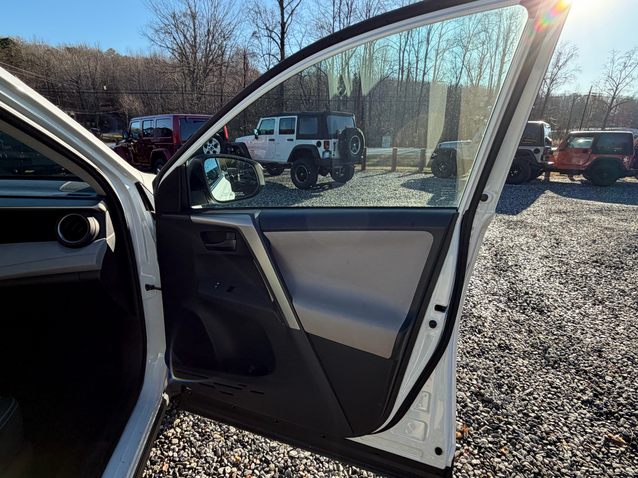 Toyota RAV4 LE FWD 2014