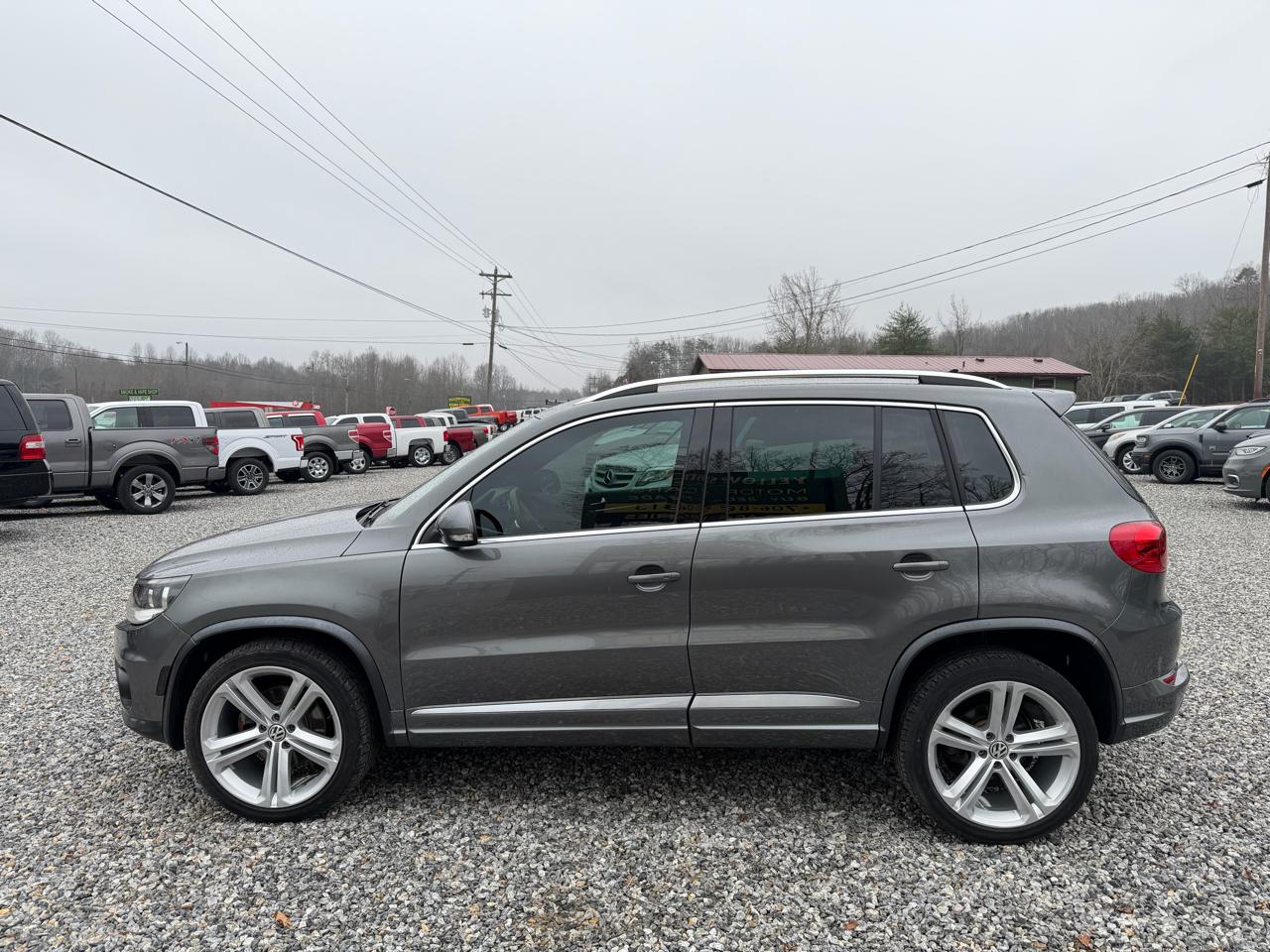 Volkswagen Tiguan SE 2016