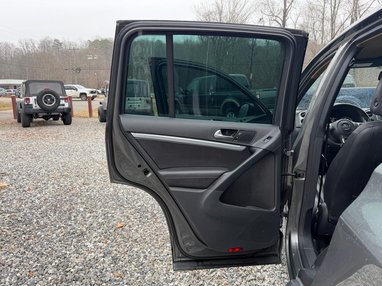 Volkswagen Tiguan SE 2016