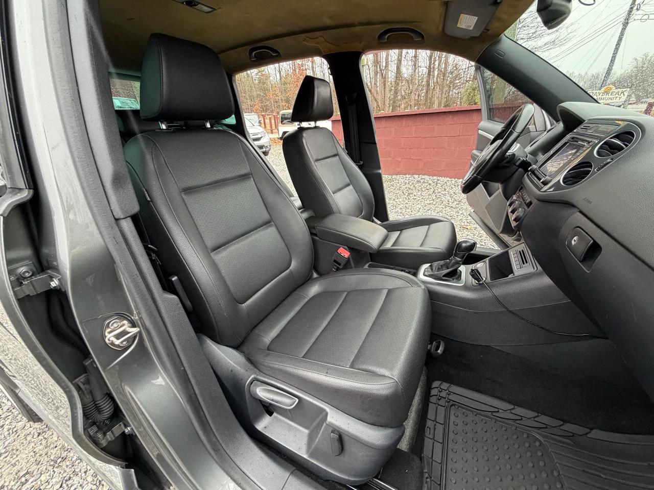 Volkswagen Tiguan SE 2016