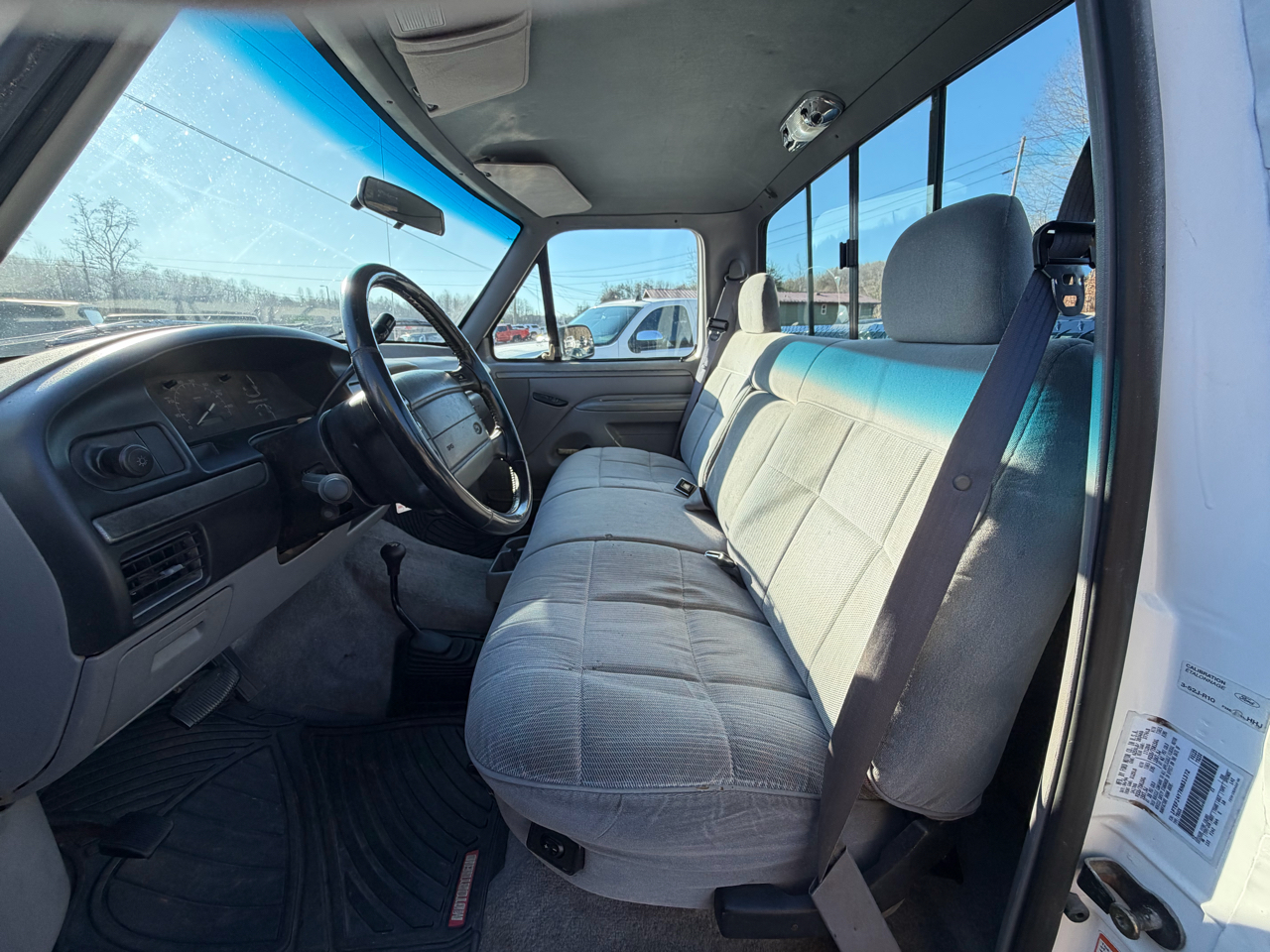 Ford F-150 XL Reg. Cab Long Bed 4WD 1994