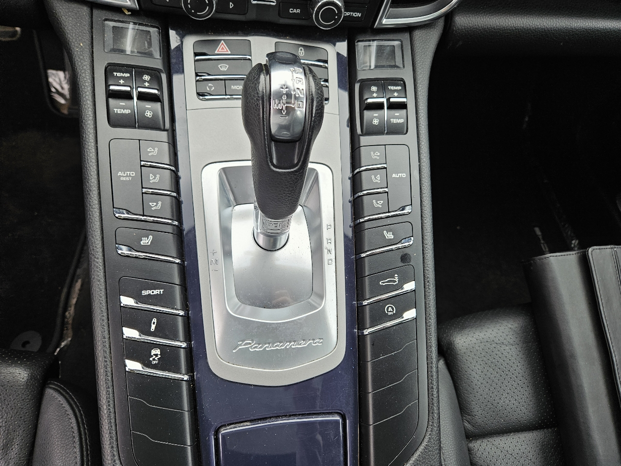 Porsche Panamera 4 2012