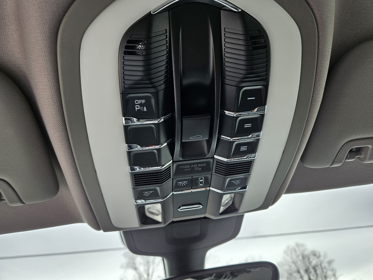 Porsche Panamera 4 2012