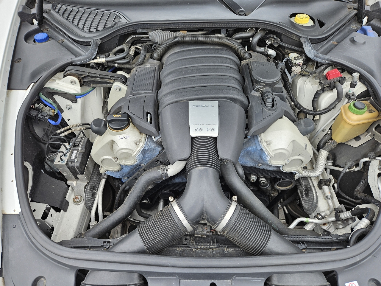 Porsche Panamera 4 2012