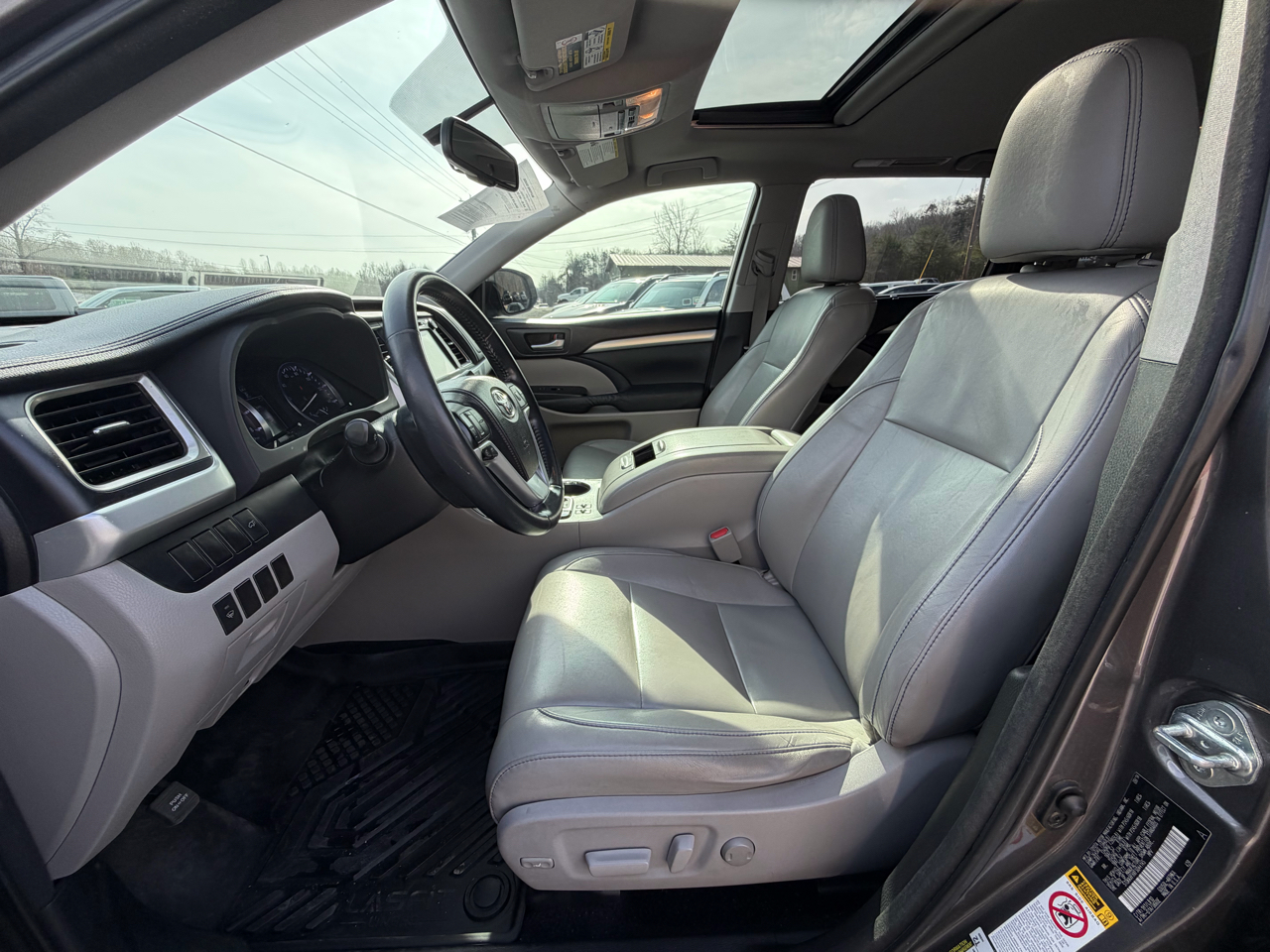 Toyota Highlander XLE FWD V6 2015